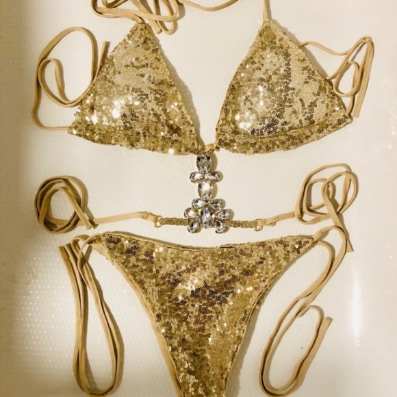 gold bikini - Picture 2 of 2